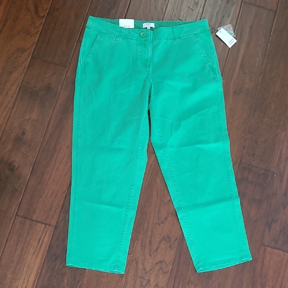 NWT Crown & Ivy women's Stylish green cropped pants size 6